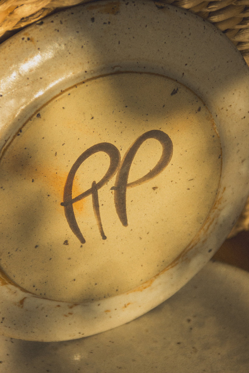 assiette-beige-mouchetee-gres-vintage-Collection-printemps-Eloge-Paris-Brocante-Boheme