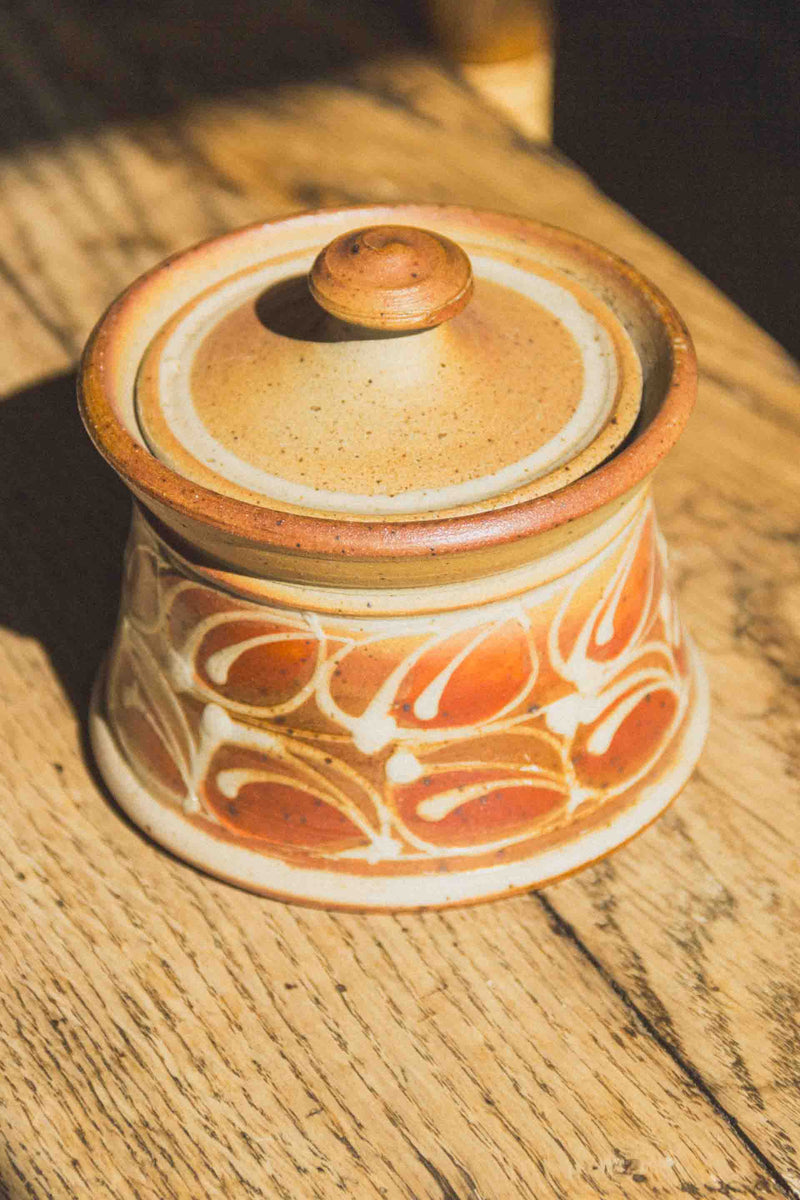 boite-vintage-brut-orangee-Collection-ete-Eloge-Paris-Brocante-Boheme