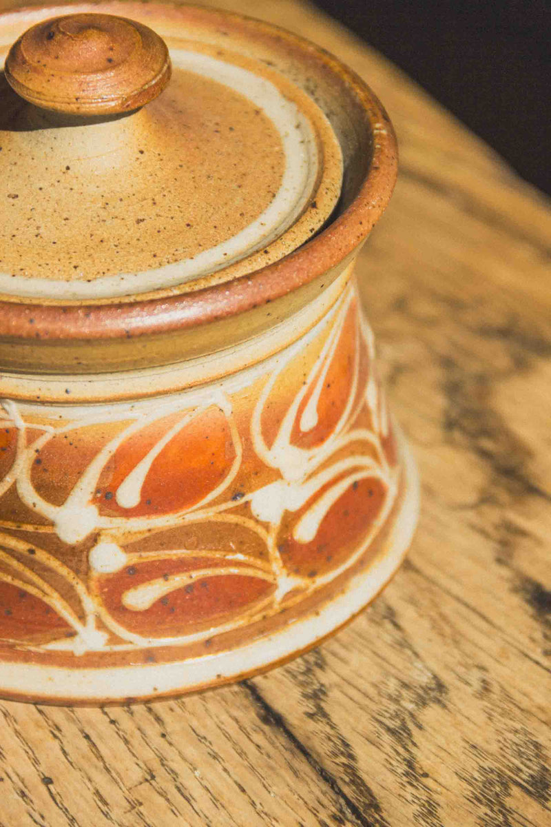 boite-vintage-brut-orangee-Collection-ete-Eloge-Paris-Brocante-Boheme