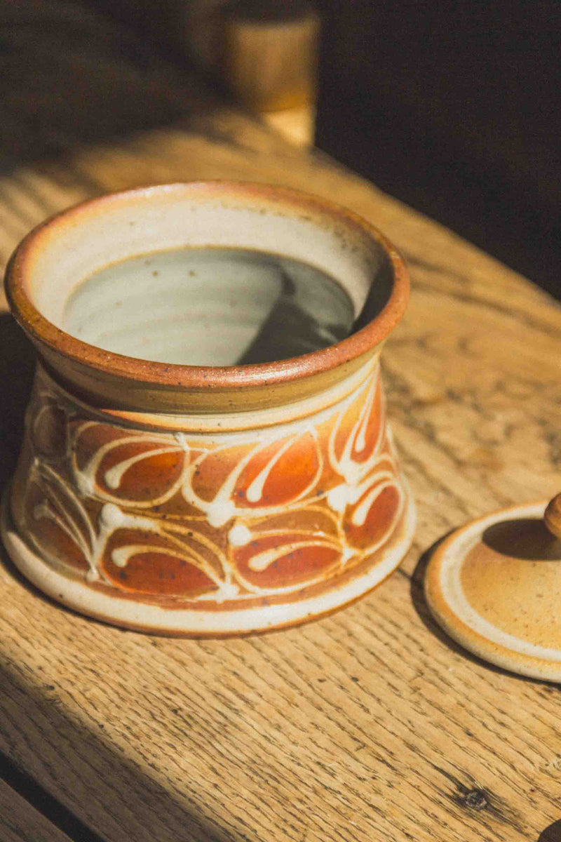 boite-vintage-brut-orangee-Collection-ete-Eloge-Paris-Brocante-Boheme