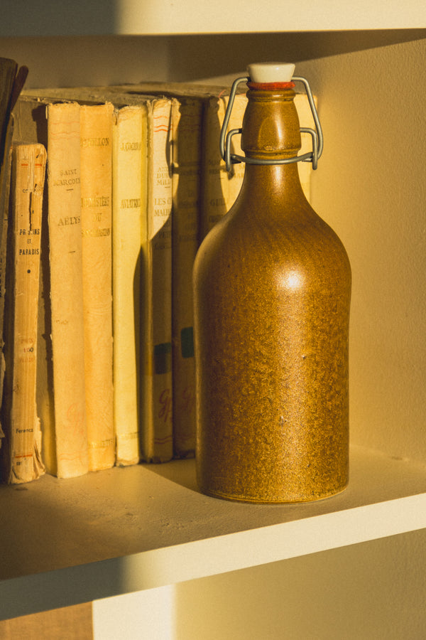 bouteille-gres-brun-Collection-printemps-Eloge-Paris-Brocante-Boheme