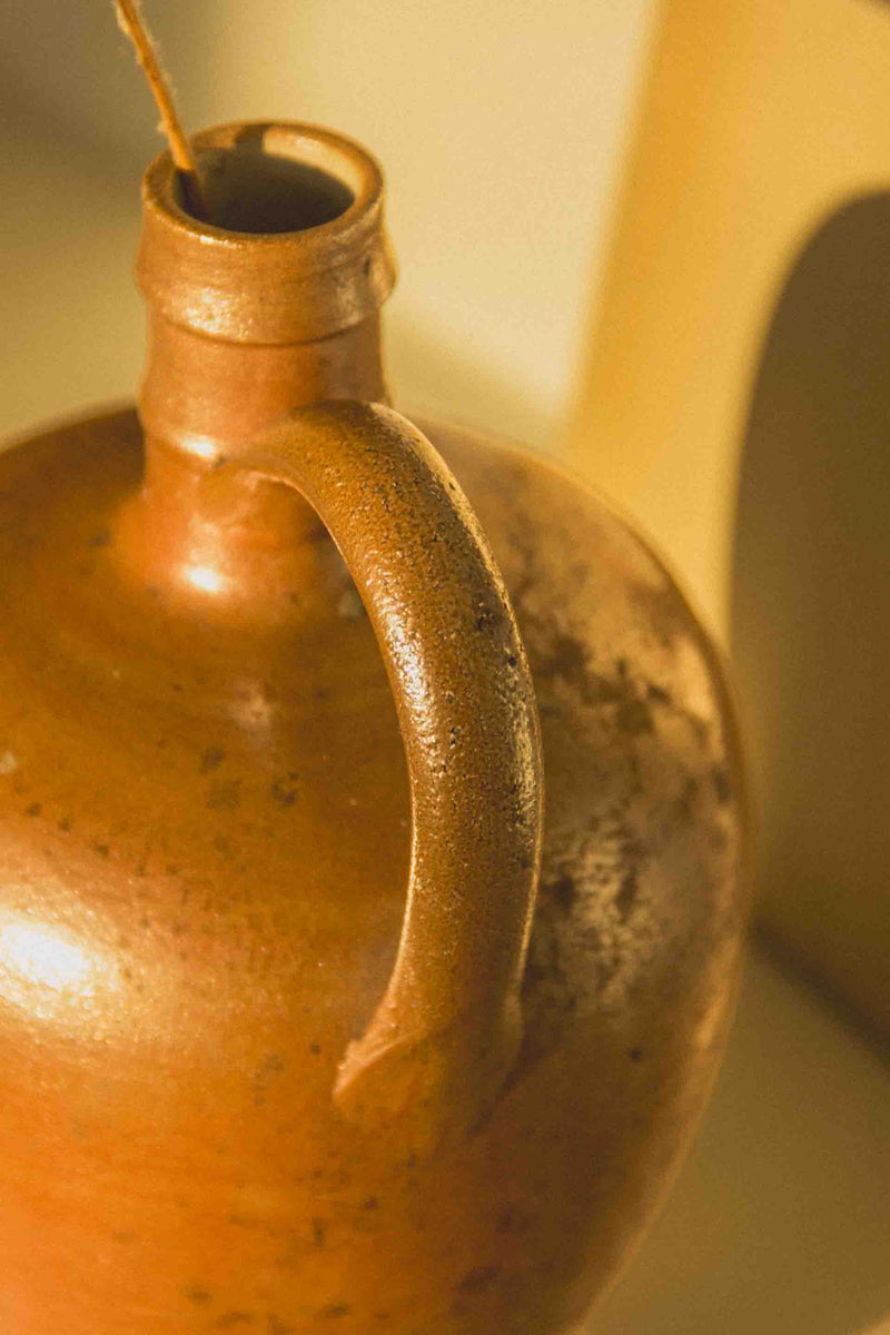 bouteille-ronde-gres-brun-vintage-Collection-printemps-Eloge-Paris-Brocante-Boheme