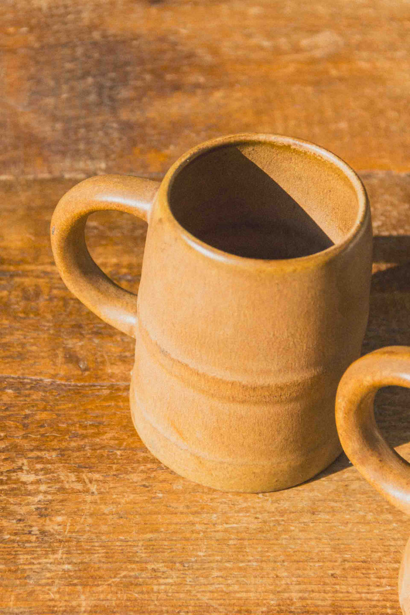 chopes-vieux-gres-brun-vintage-Collection-automne-Eloge-Paris-Brocante-Boheme