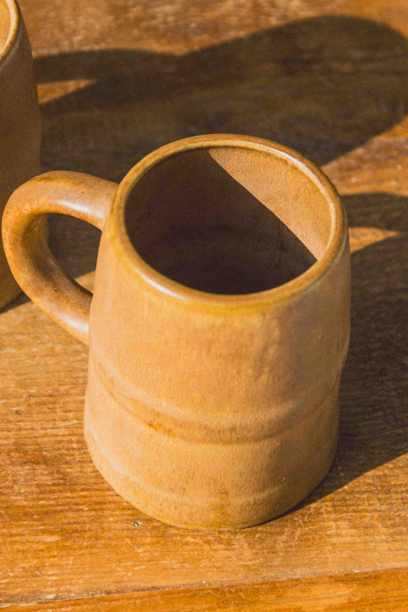 chopes-vieux-gres-brun-vintage-Collection-automne-Eloge-Paris-Brocante-Boheme