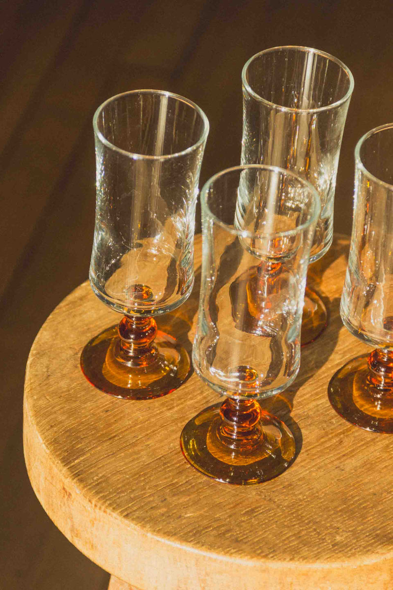 flutes-champagne-pied-orange-vintage-Collection-printemps-Eloge-Paris-Brocante-Boheme