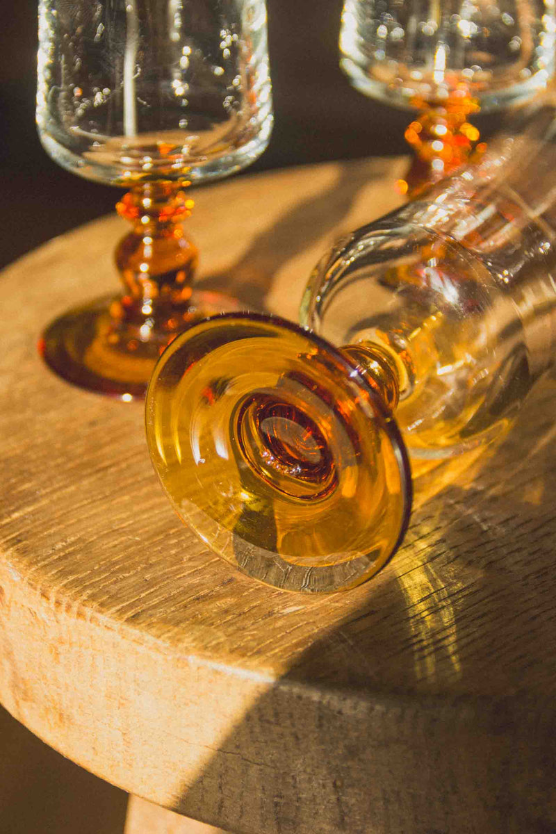 flutes-champagne-pied-orange-vintage-Collection-printemps-Eloge-Paris-Brocante-Boheme