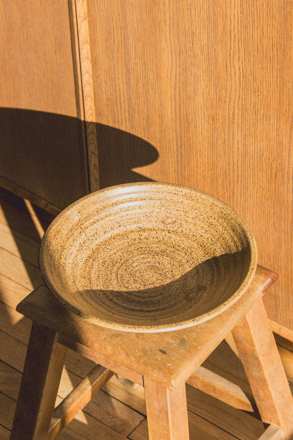 grand-plat-creux-gres-mouchete-Collection-printemps-Eloge-Paris-Brocante-Boheme