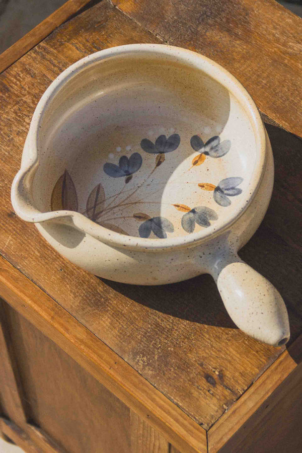 grand-poelon-fleuri-gres-du-marais-Collection-automne-Eloge-Paris-Brocante-Boheme