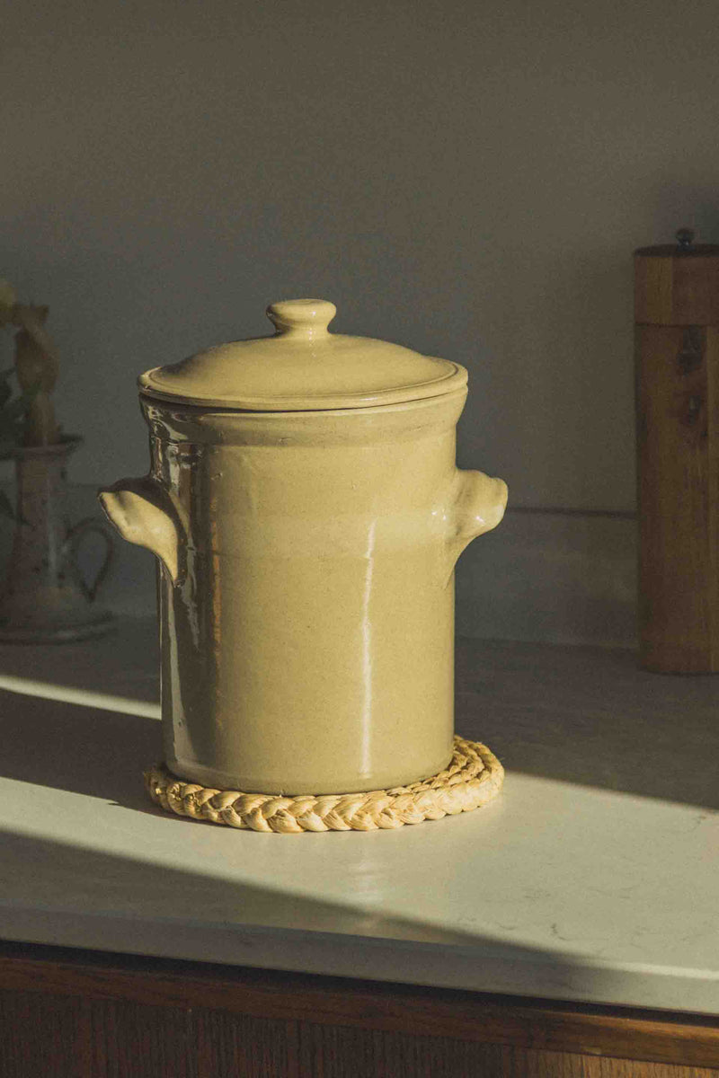 grand-pot-cuisine-beige-anglais-Collection-printemps-Eloge-Paris-Brocante-Boheme