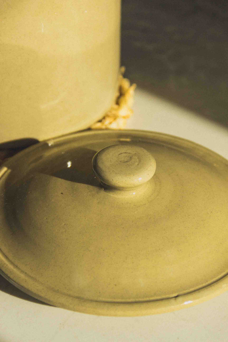 grand-pot-cuisine-beige-anglais-Collection-printemps-Eloge-Paris-Brocante-Boheme