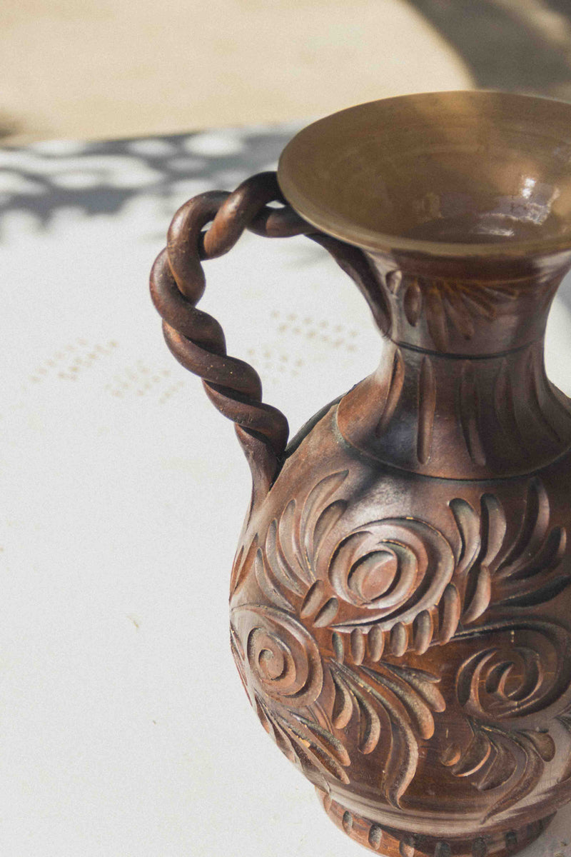 grand-vase-gres-marron-grave-Collection-automne-cosy-Eloge-Paris-Brocante-Boheme