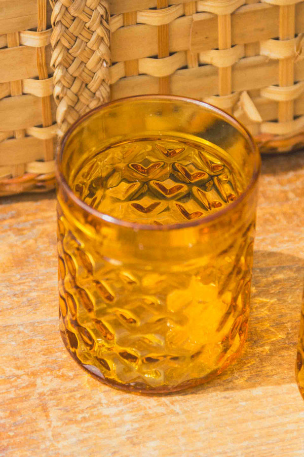 lot-verres-jaune-vintage-pernod-Collection-ete-Eloge-Paris-Brocante-Boheme