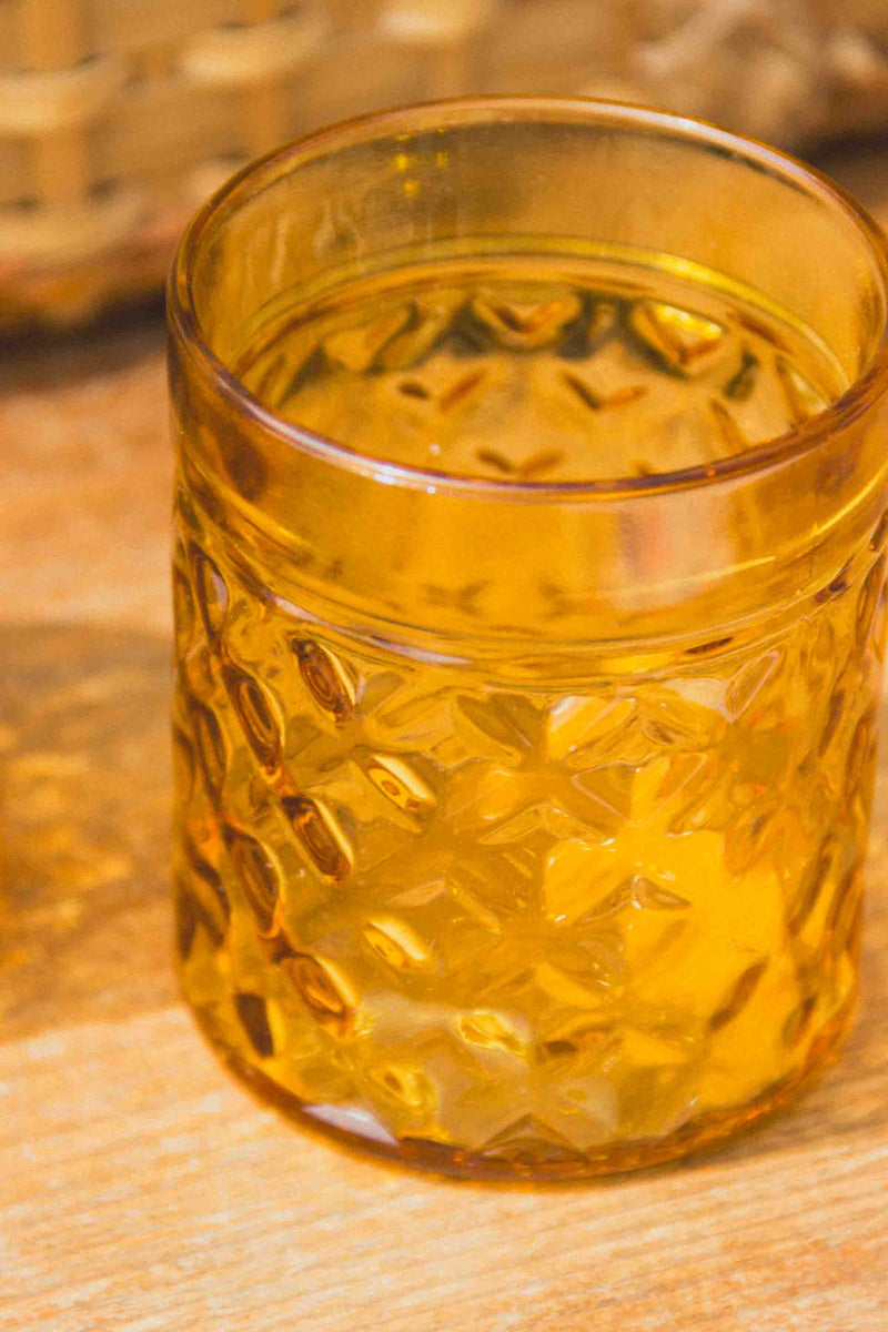 lot-verres-jaune-vintage-pernod-Collection-ete-Eloge-Paris-Brocante-Boheme