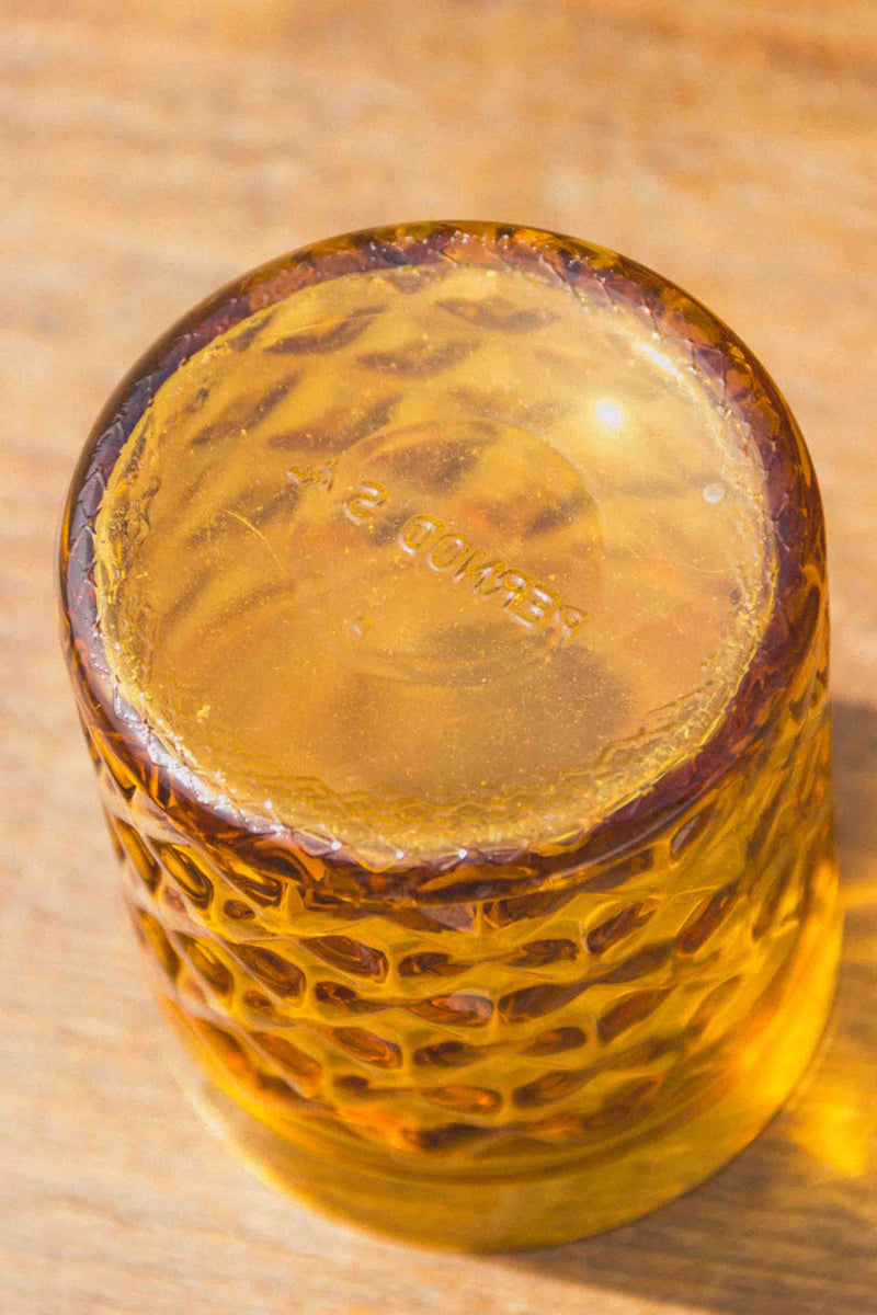 lot-verres-jaune-vintage-pernod-Collection-ete-Eloge-Paris-Brocante-Boheme