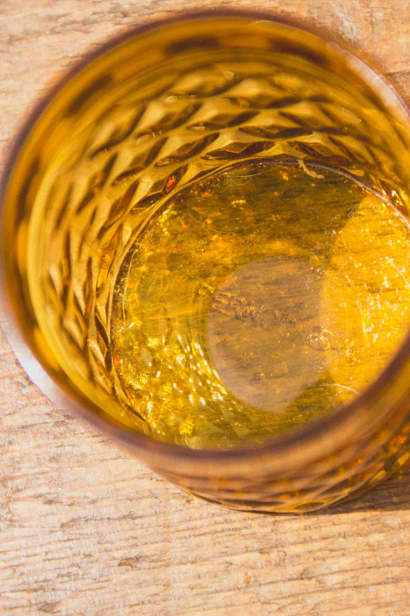lot-verres-jaune-vintage-pernod-Collection-ete-Eloge-Paris-Brocante-Boheme