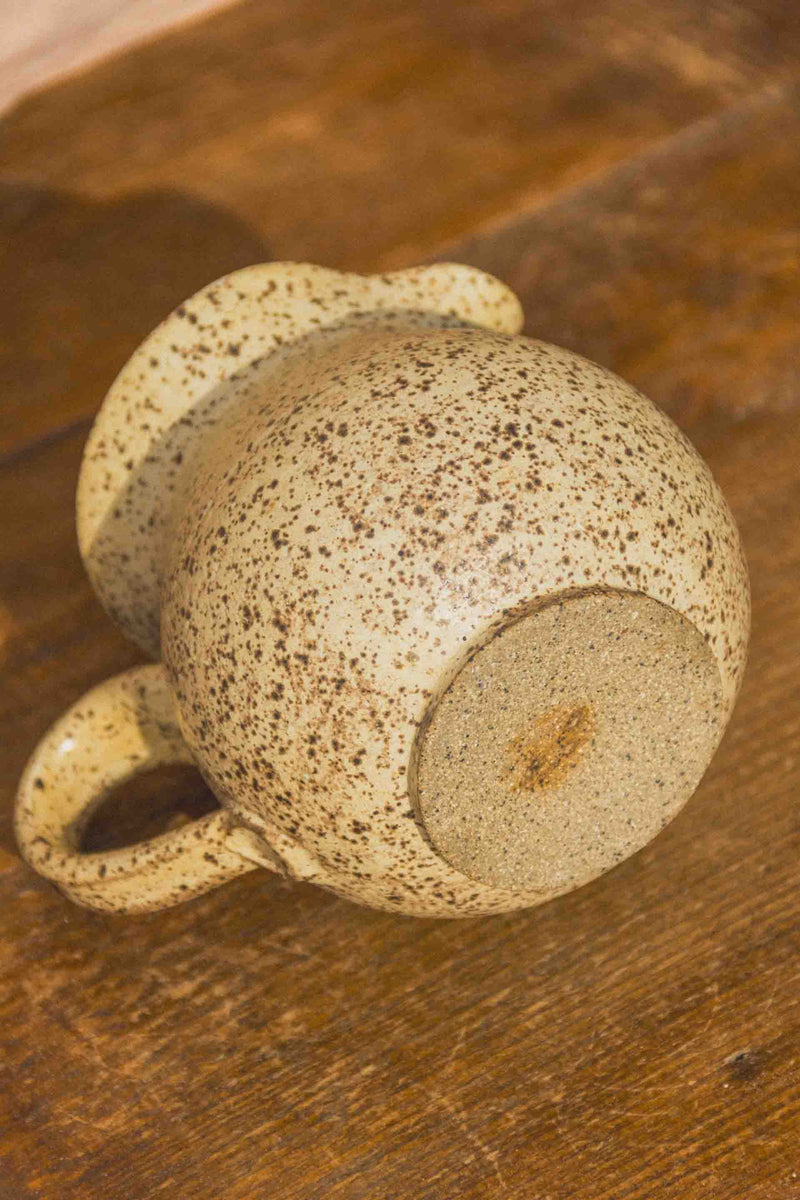 mini-pichet-gres-mouchete-beige-Collection-ete-Eloge-Paris-Brocante-Boheme