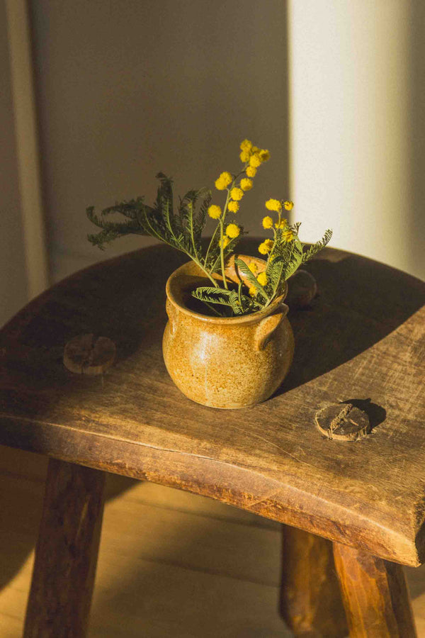 mini-vase-boule-gres-beige-Collection-printemps-Eloge-Paris-Brocante-Boheme