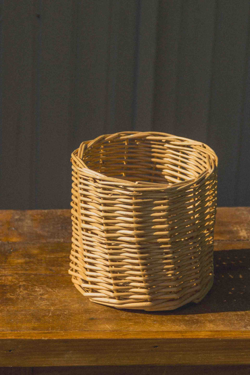 petite-corbeille-osier-clair-vintage-Collection-ete-Eloge-Paris-Brocante-Boheme