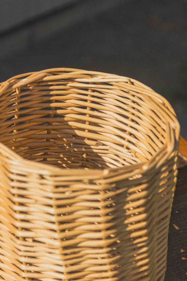 petite-corbeille-osier-clair-vintage-Collection-ete-Eloge-Paris-Brocante-Boheme