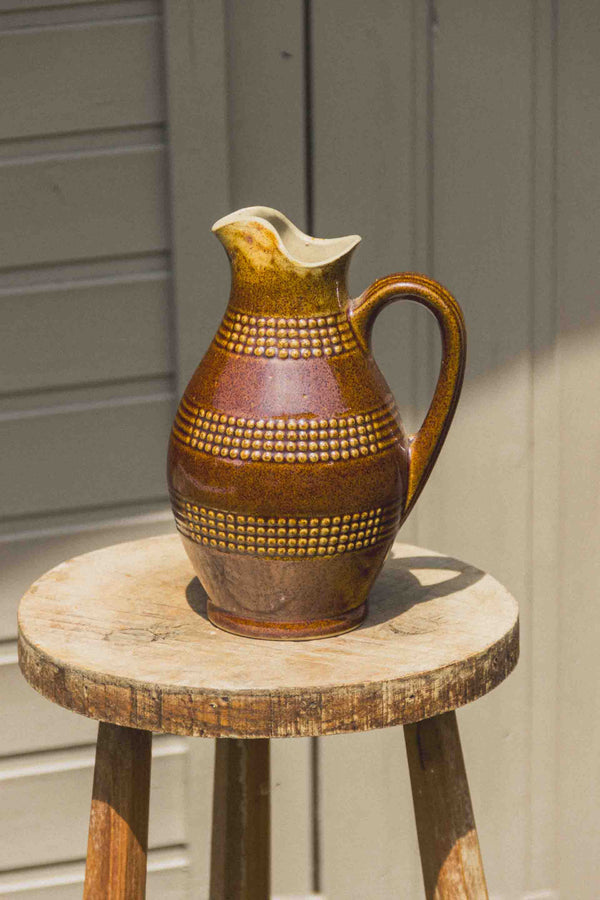 pichet-gres-berry-boules-bordeaux-Collection-ete-Eloge-Paris-Brocante-Boheme