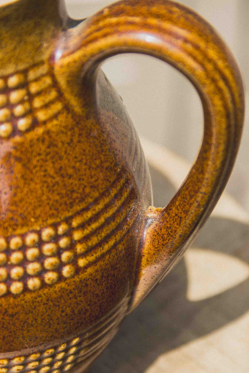 pichet-gres-berry-boules-bordeaux-Collection-ete-Eloge-Paris-Brocante-Boheme