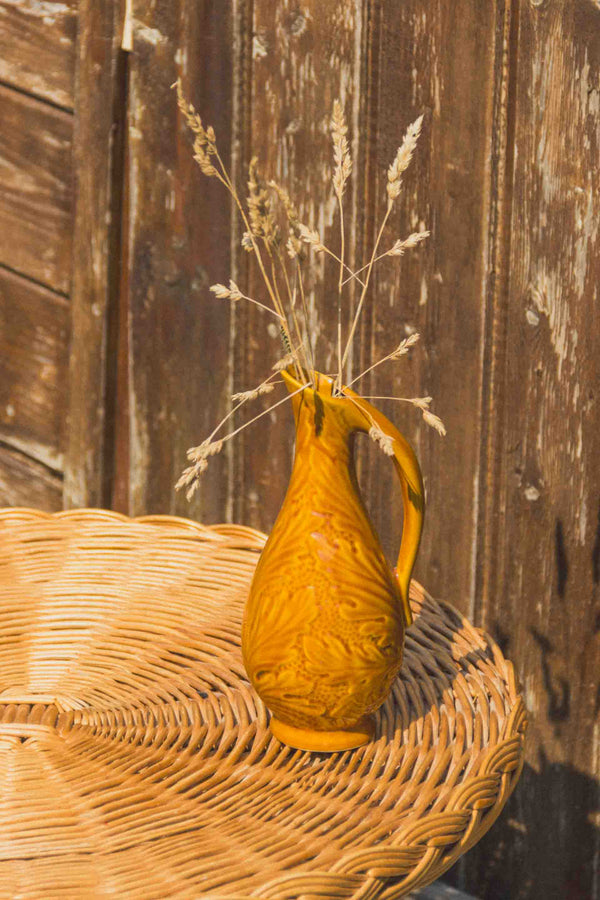 pichet-jaune-fleuri-vintage-Collection-automne-Eloge-Paris-Brocante-Boheme