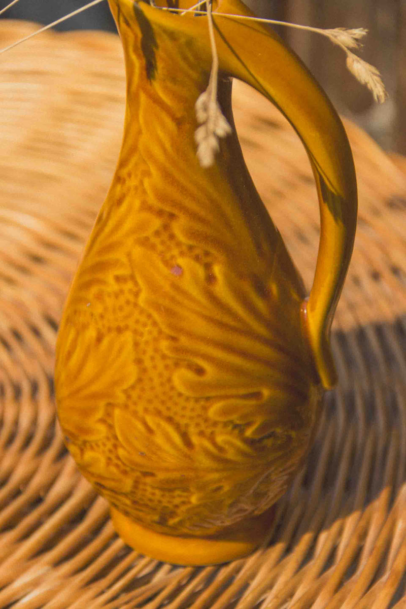 pichet-jaune-fleuri-vintage-Collection-automne-Eloge-Paris-Brocante-Boheme