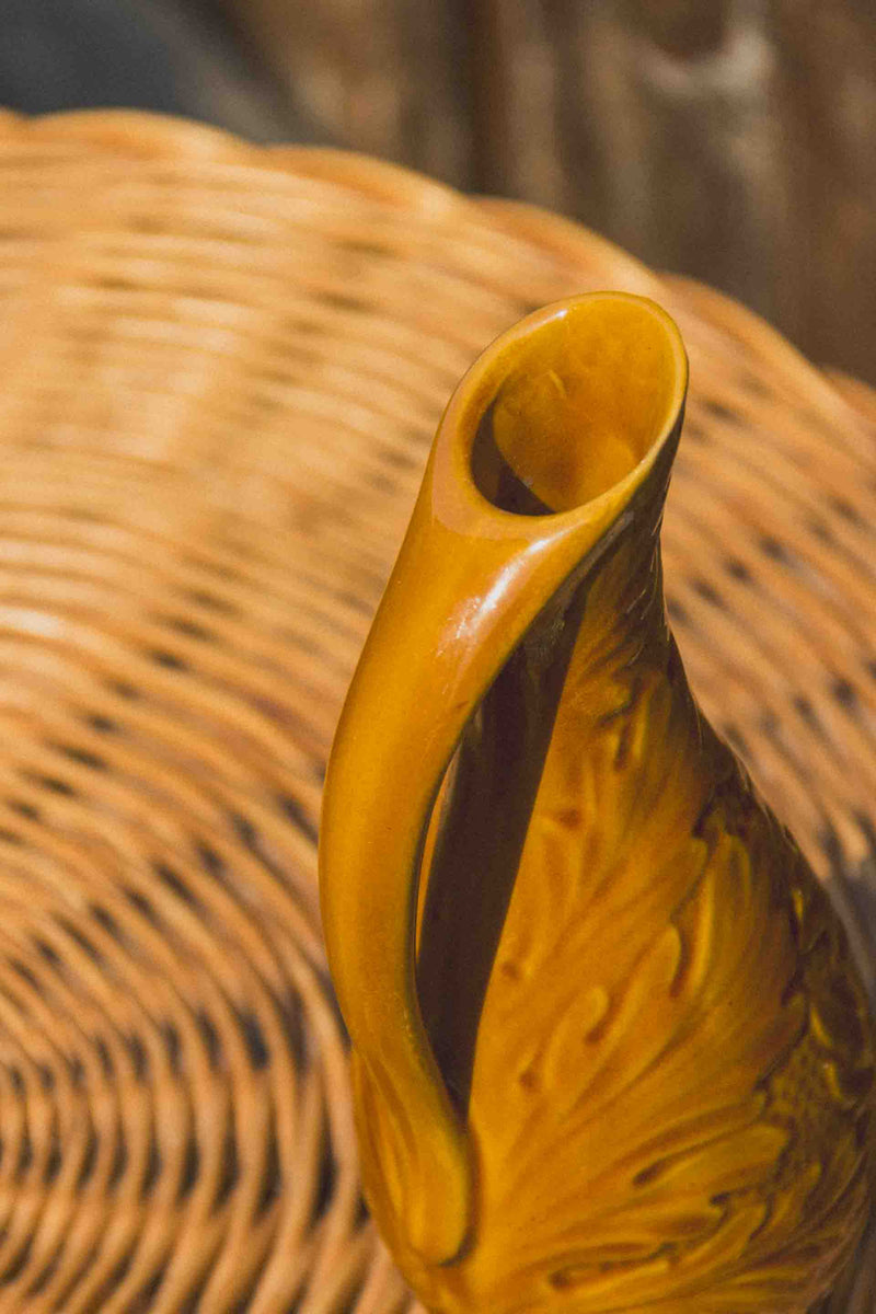 pichet-jaune-fleuri-vintage-Collection-automne-Eloge-Paris-Brocante-Boheme
