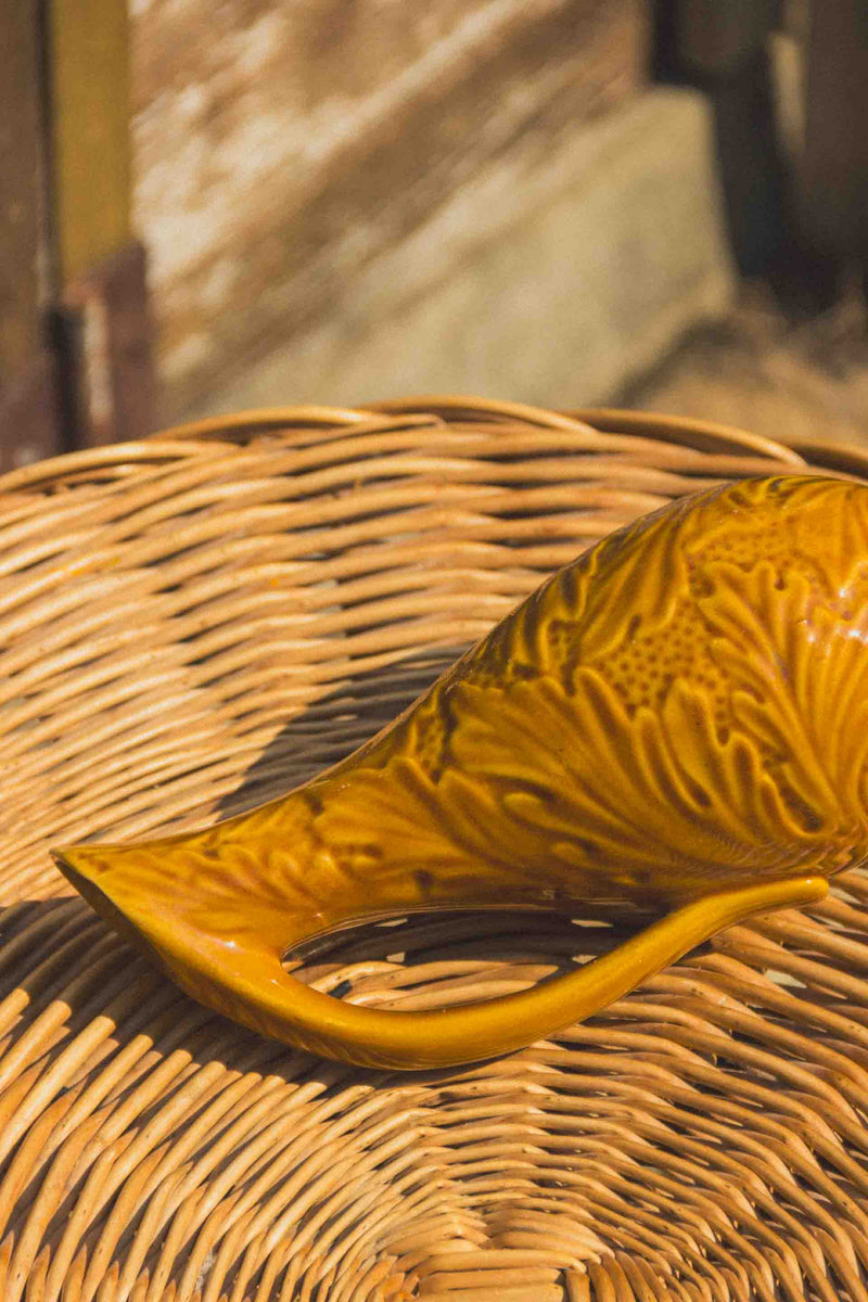 pichet-jaune-fleuri-vintage-Collection-automne-Eloge-Paris-Brocante-Boheme