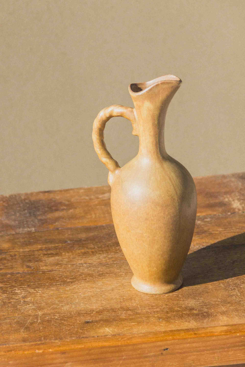 pichet-long-vieux-gres-marron-vintage-Collection-automne-Eloge-Paris-Brocante-Boheme