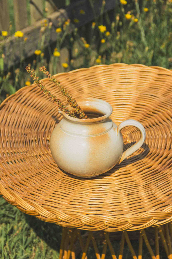 pichet-rond-beige-montgolfier-Collection-automne-Eloge-Paris-Brocante-Boheme