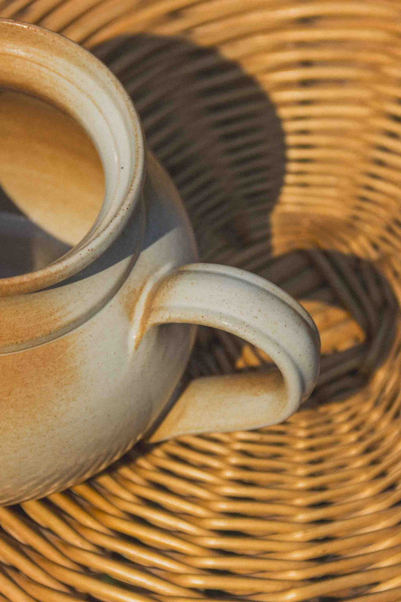 pichet-rond-beige-montgolfier-Collection-automne-Eloge-Paris-Brocante-Boheme