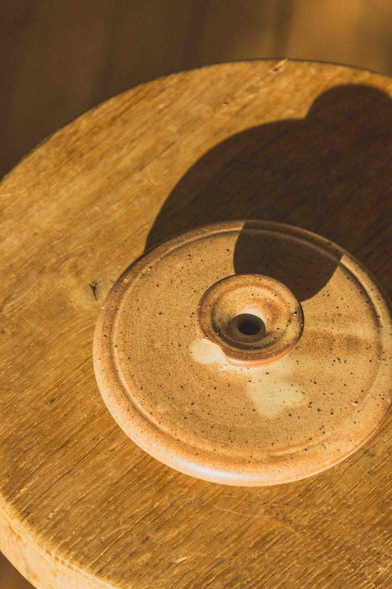 pot-cornichons-beige-mouchetee-vintage-Collection-printemps-Eloge-Paris-Brocante-Boheme