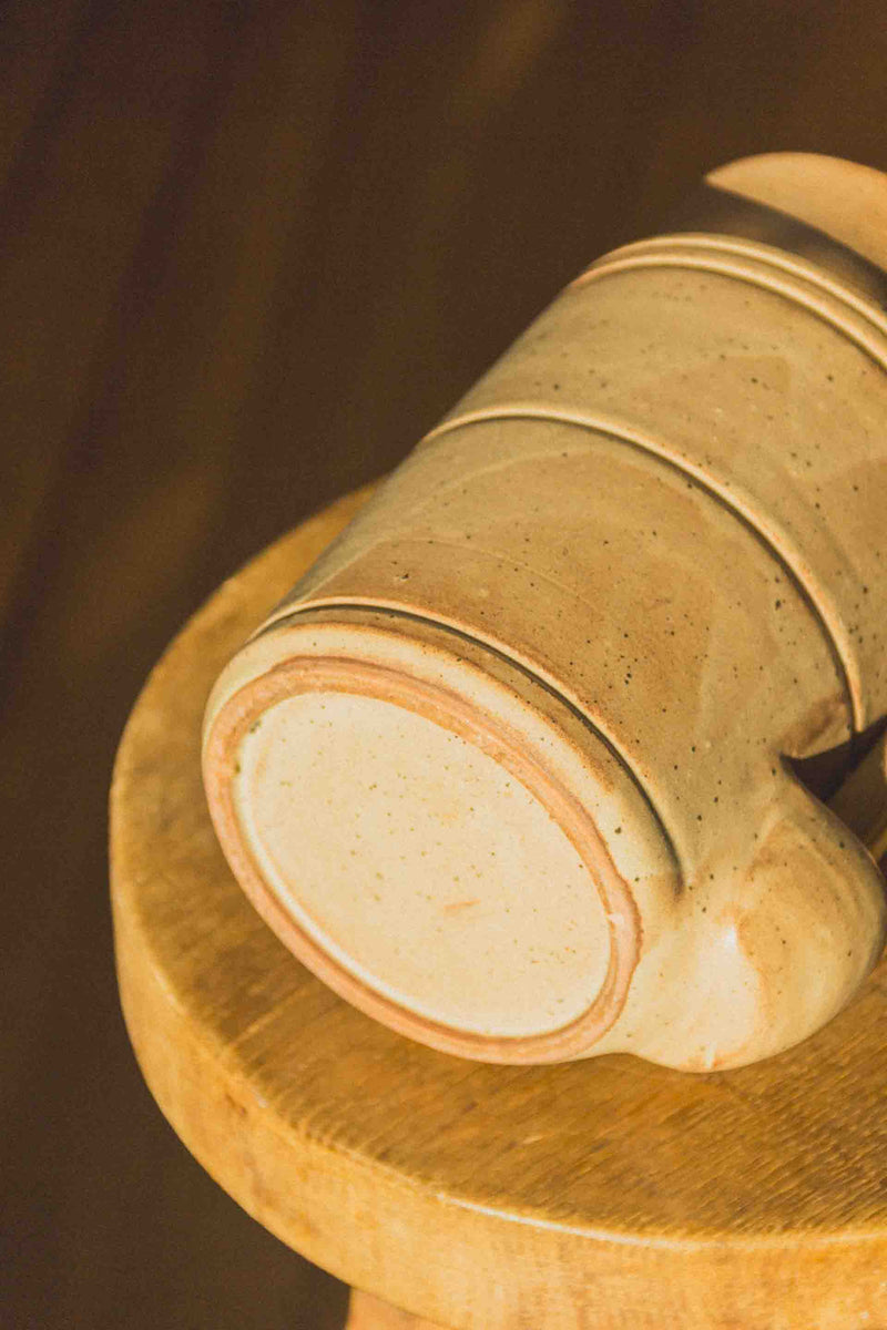 pot-cornichons-beige-mouchetee-vintage-Collection-printemps-Eloge-Paris-Brocante-Boheme