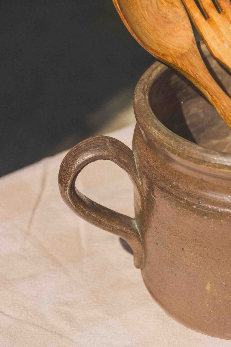 pot-graisse-gres-brun-fonce-Collection-ete-Eloge-Paris-Brocante-Boheme