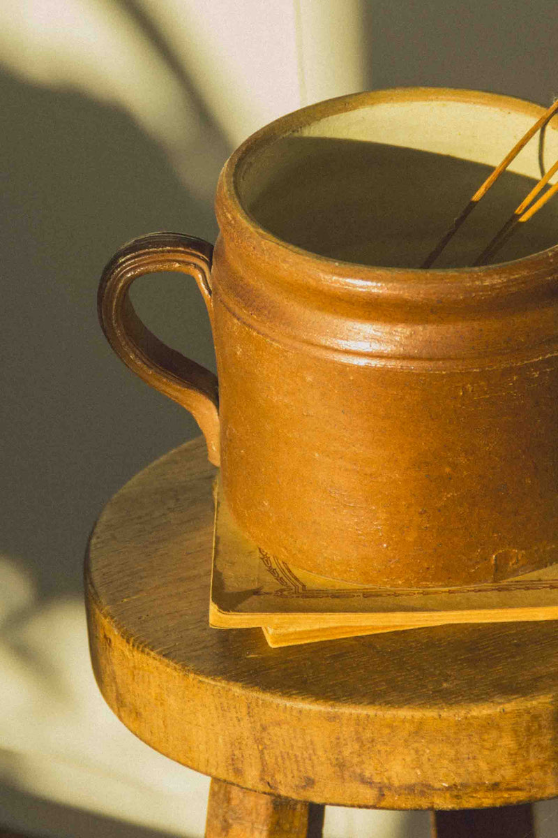 pot-graisse-vintage-marron-clair-Collection-printemps-Eloge-Paris-Brocante-Boheme