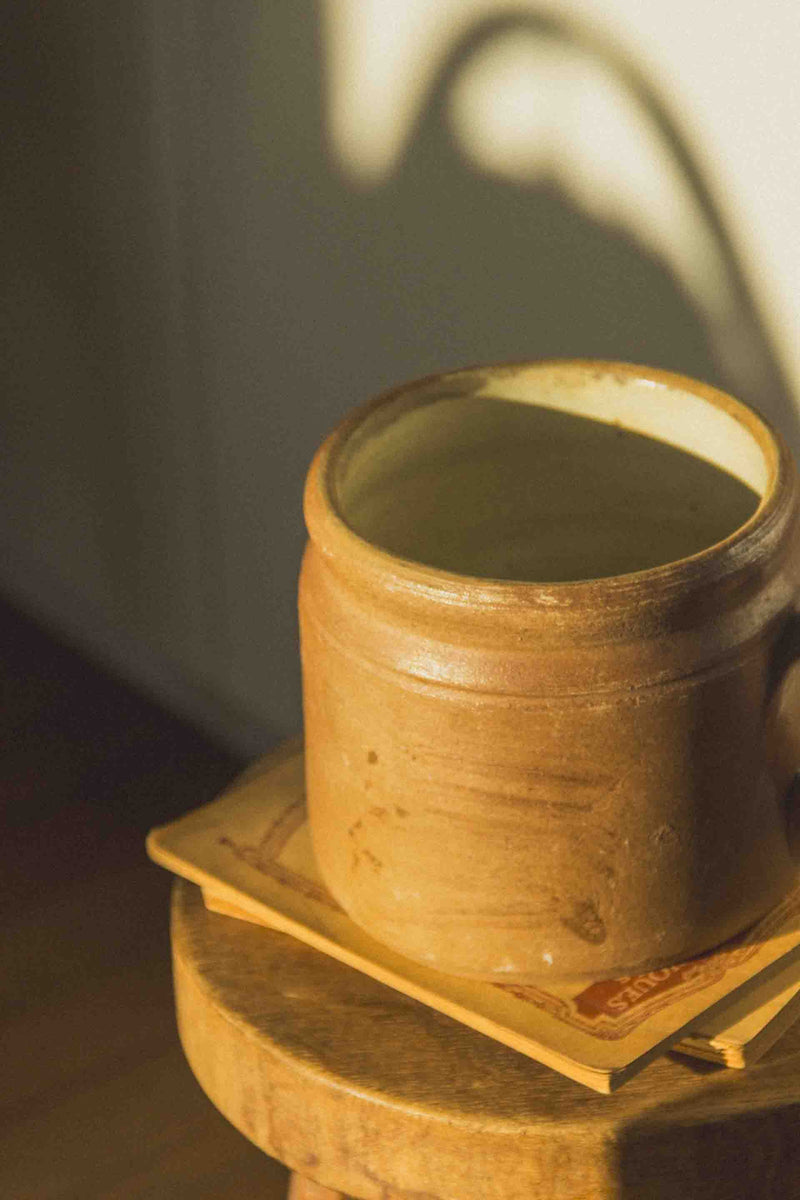 pot-graisse-vintage-marron-clair-Collection-printemps-Eloge-Paris-Brocante-Boheme