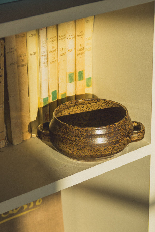 pot-gres-mouchete-brun-Collection-printemps-Eloge-Paris-Brocante-Boheme