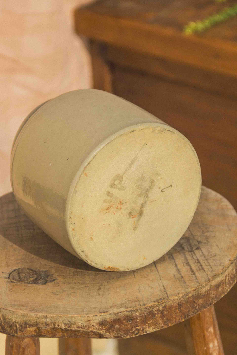 pot-moutarde-beige-ancien-Collection-ete-Eloge-Paris-Brocante-Boheme