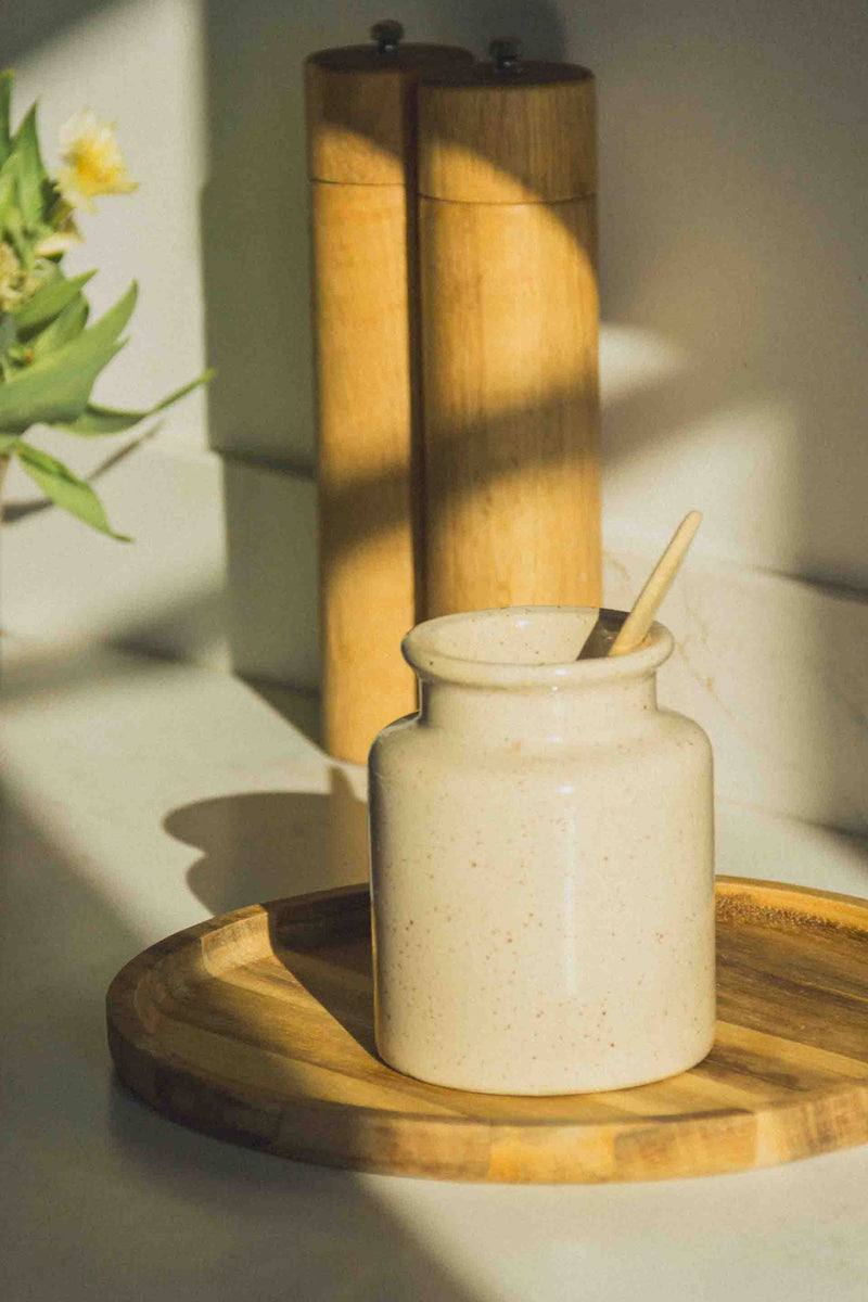 pot-moutarde-beige-mouchete-vintage-Collection-printemps-Eloge-Paris-Brocante-Boheme