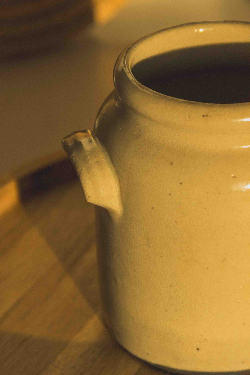 pot-moutarde-gres-beige-Collection-automne-Eloge-Paris-Brocante-Boheme