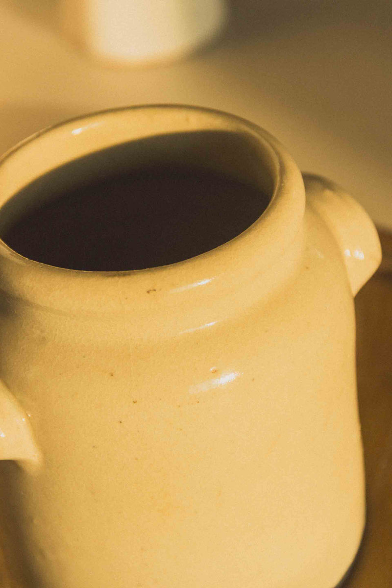 pot-moutarde-gres-beige-Collection-automne-Eloge-Paris-Brocante-Boheme