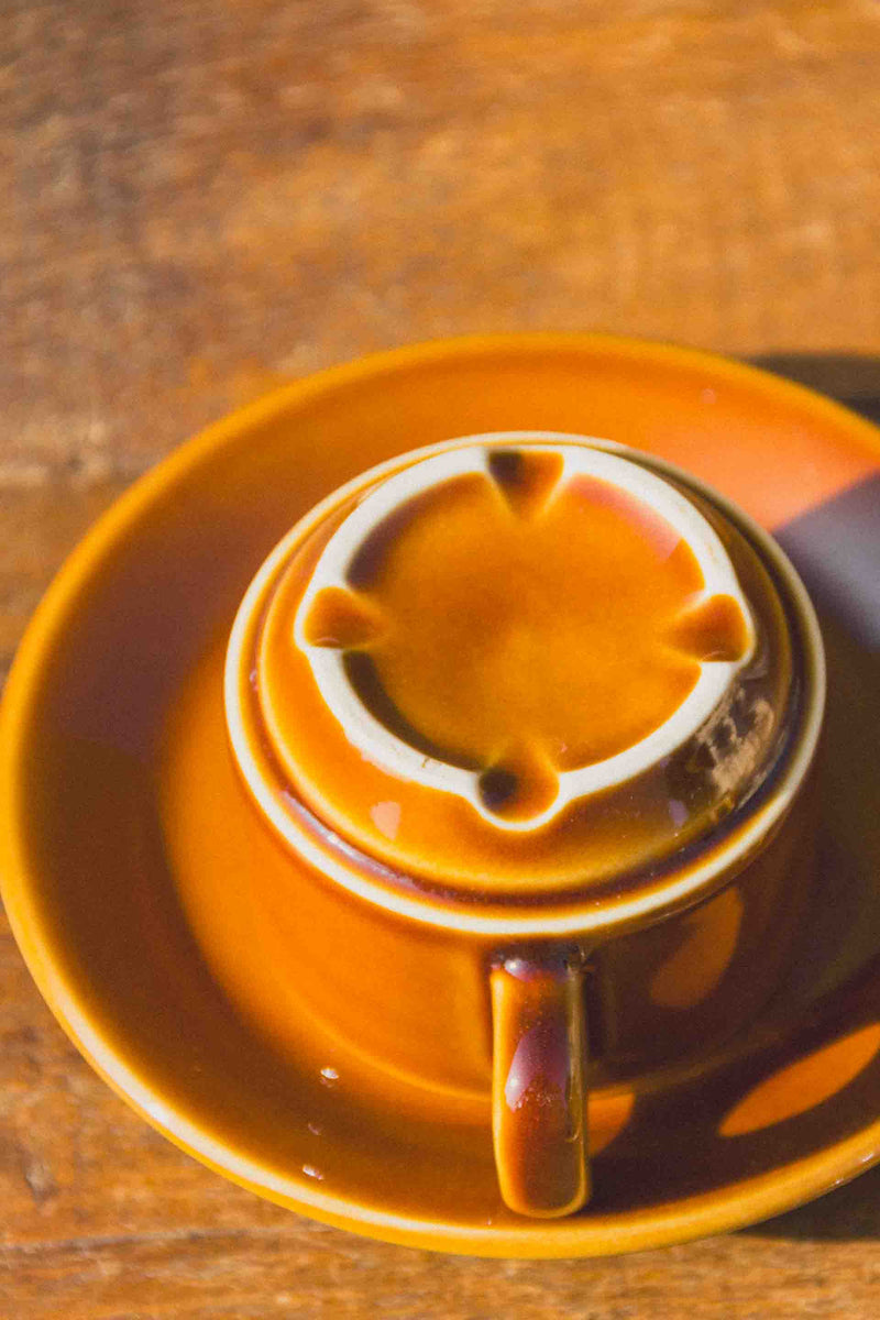 tasses-ocre-vintage-Collection-automne-Eloge-Paris-Brocante-Boheme