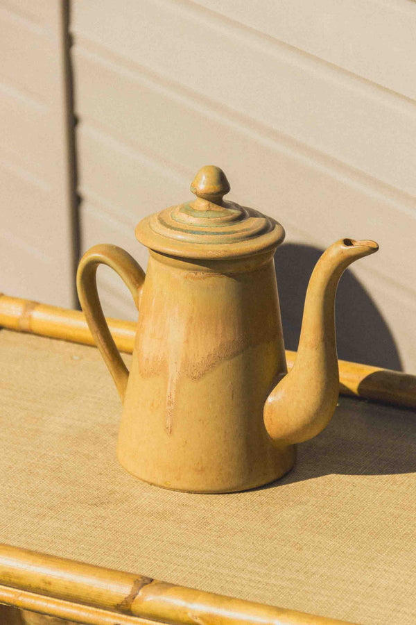 theiere-beige-fonce-vintage-Collection-ete-Eloge-Paris-Brocante-Boheme