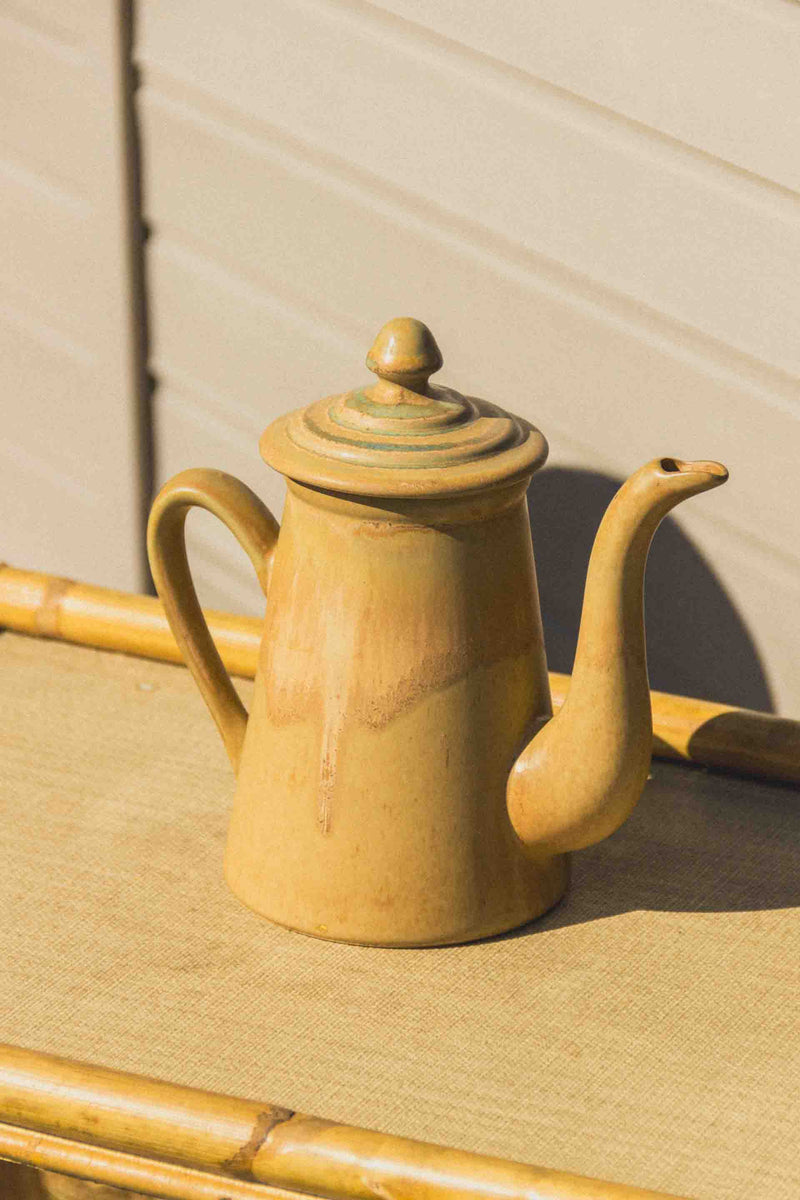 theiere-beige-fonce-vintage-Collection-ete-Eloge-Paris-Brocante-Boheme