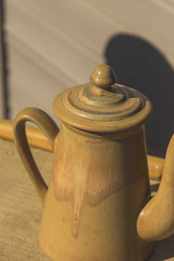theiere-beige-fonce-vintage-Collection-ete-Eloge-Paris-Brocante-Boheme