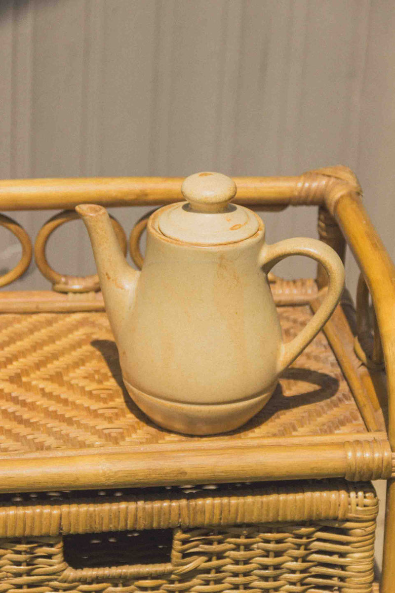 theiere-beige-vintage-Collection-ete-Eloge-Paris-Brocante-Boheme