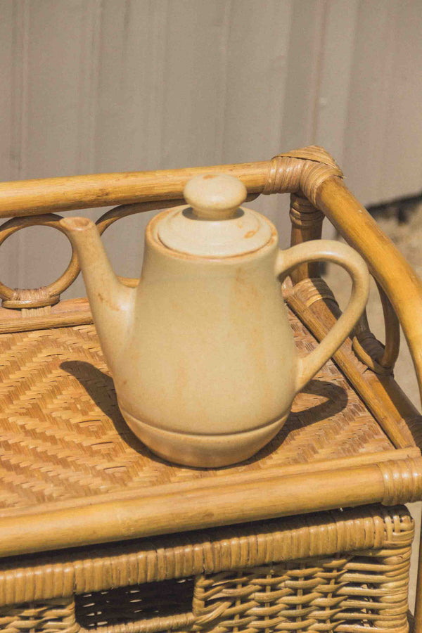 theiere-beige-vintage-Collection-ete-Eloge-Paris-Brocante-Boheme
