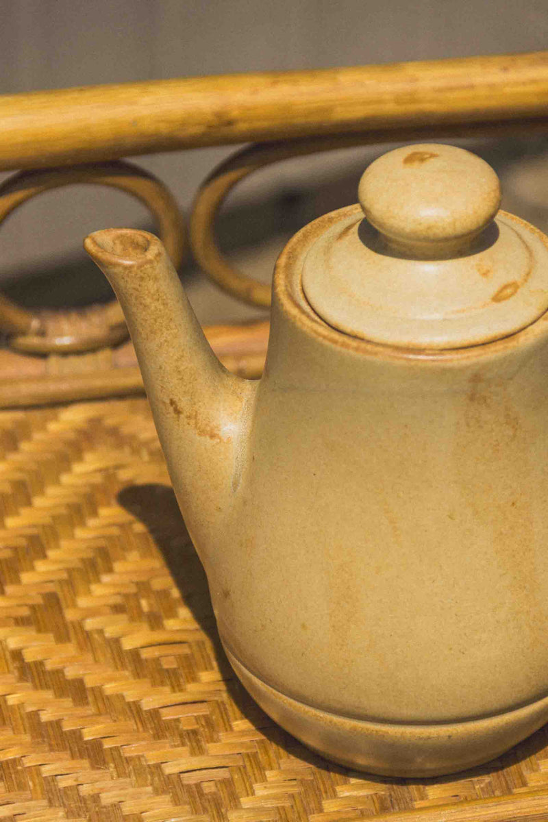 theiere-beige-vintage-Collection-ete-Eloge-Paris-Brocante-Boheme
