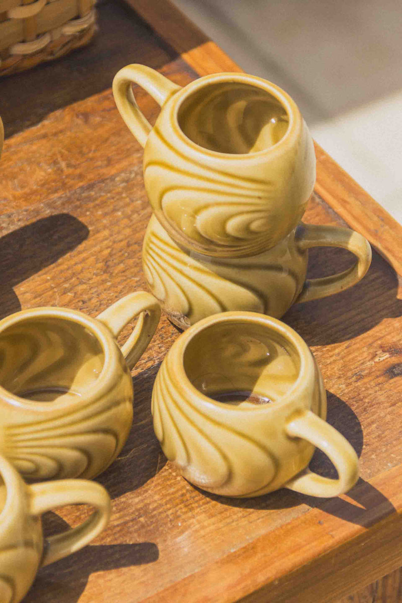 cafetiere-tasses-vintage-coquillage-Collection-ete-Eloge-Paris-Brocante-Boheme